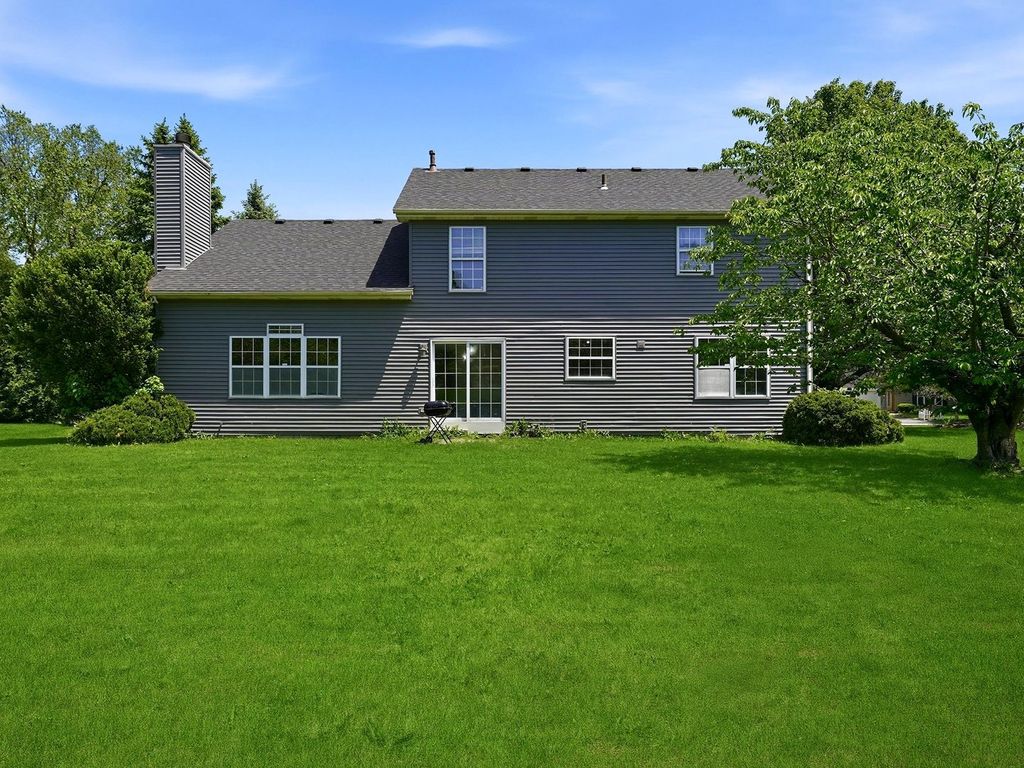 Image 39 of property listing at 225 Parkside Lane, Oswego, IL 60543