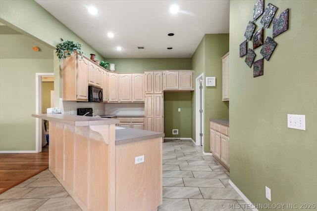 2405 S Willow Avenue, Broken Arrow, OK 74012