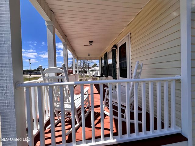 605 Victoria Street, Waveland, MS 39576