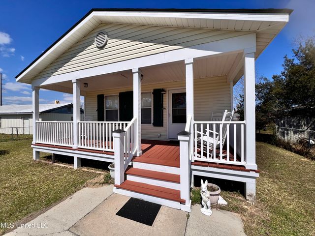 605 Victoria Street, Waveland, MS 39576