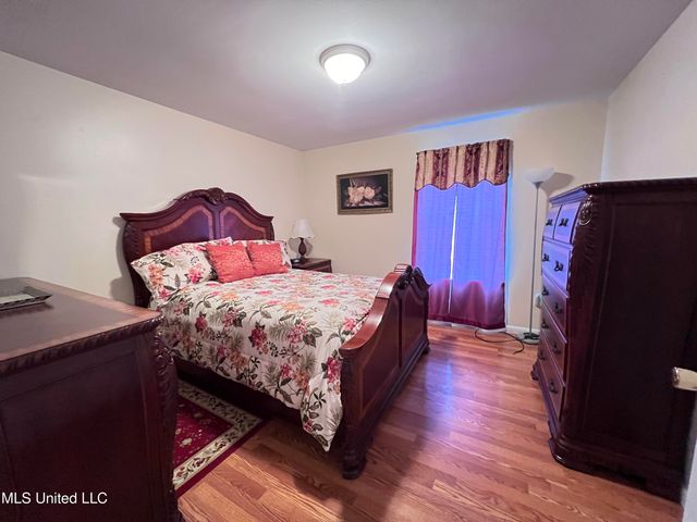 605 Victoria Street, Waveland, MS 39576