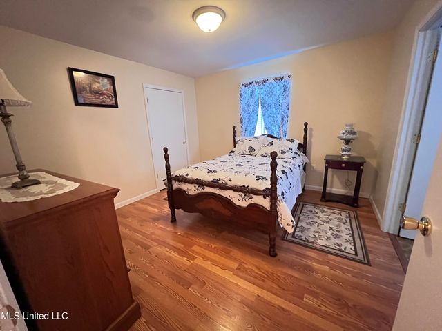 605 Victoria Street, Waveland, MS 39576