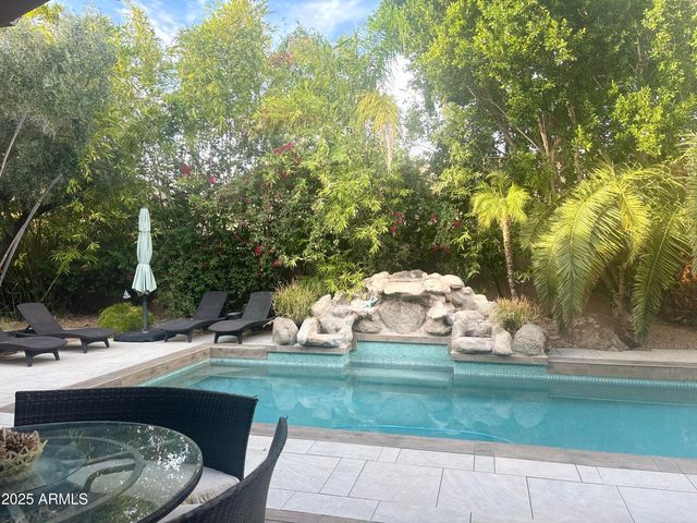 11126 E CANNON Drive, Scottsdale, AZ 85259