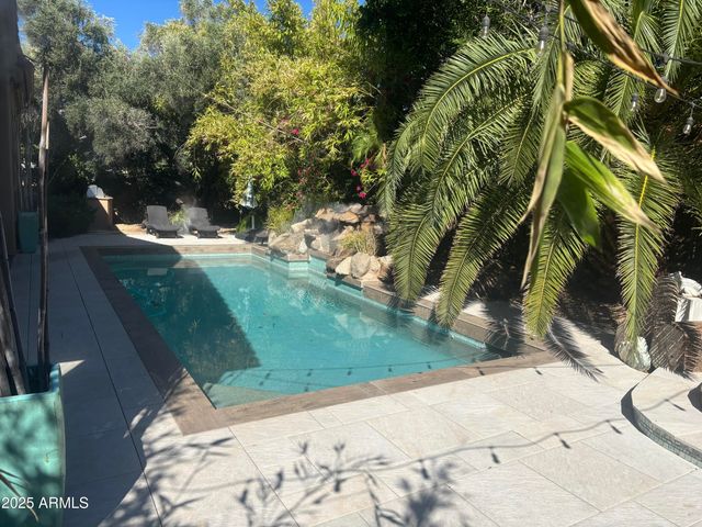 11126 E CANNON Drive, Scottsdale, AZ 85259