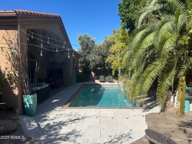 11126 E CANNON Drive, Scottsdale, AZ 85259