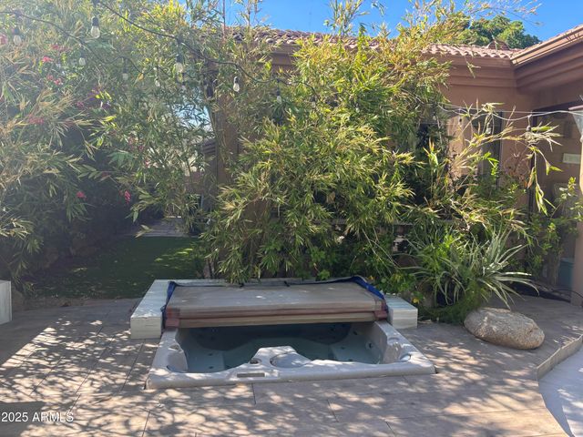 11126 E CANNON Drive, Scottsdale, AZ 85259