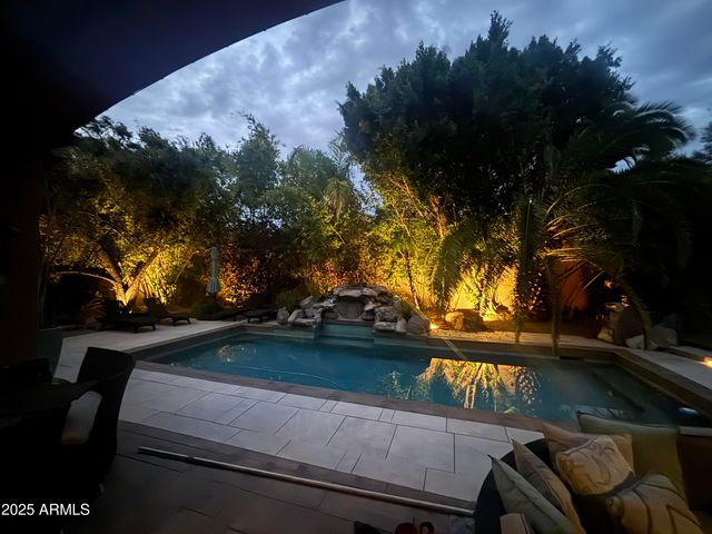 11126 E CANNON Drive, Scottsdale, AZ 85259