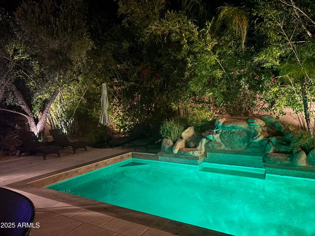 11126 E CANNON Drive, Scottsdale, AZ 85259