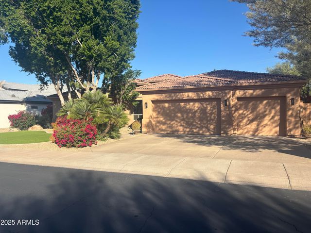 11126 E CANNON Drive, Scottsdale, AZ 85259