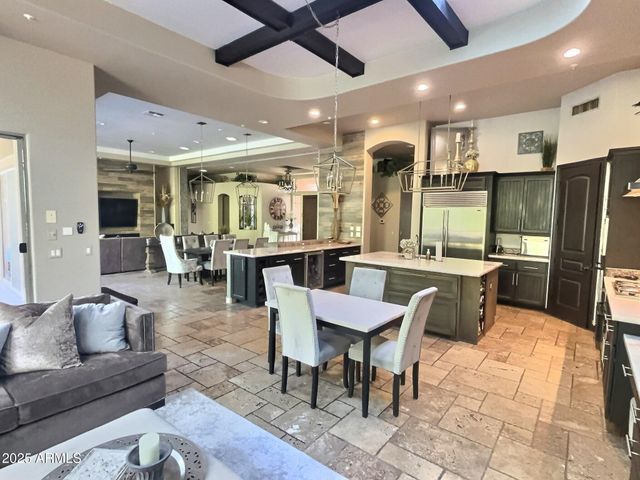 11126 E CANNON Drive, Scottsdale, AZ 85259