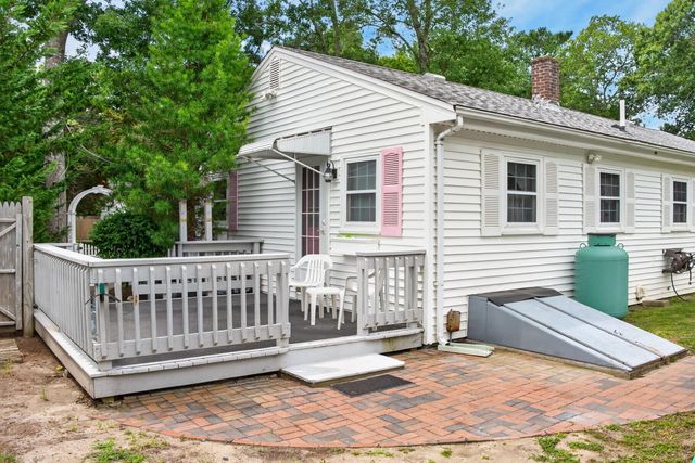 25 Deepwood Drive, Waquoit, MA 02536