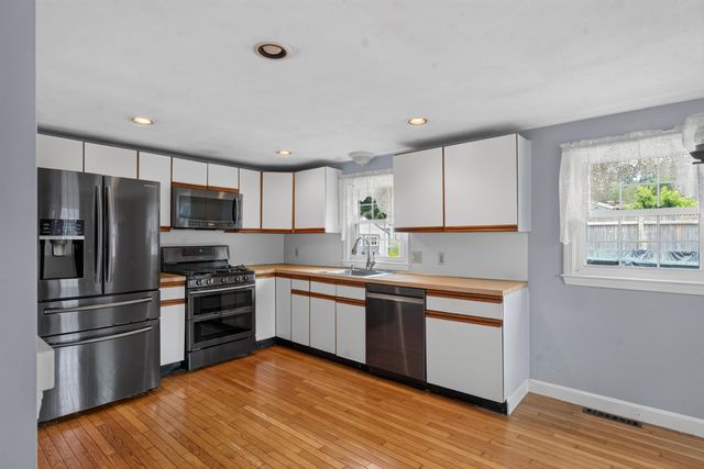 25 Deepwood Drive, Waquoit, MA 02536
