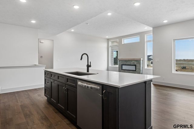 21108 Hartman Avenue, Elkhorn, NE 68022