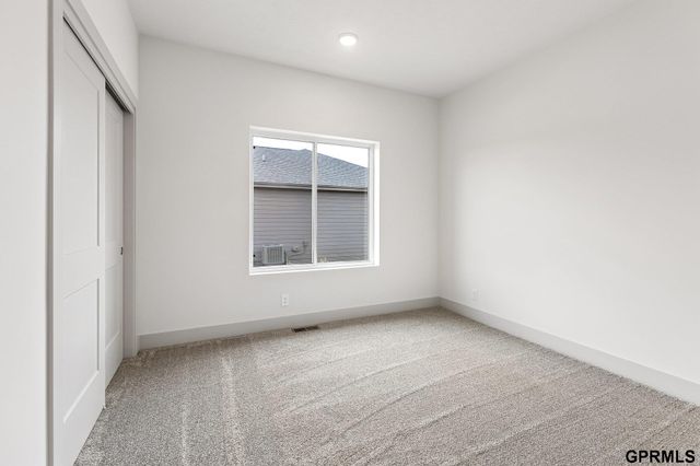 21108 Hartman Avenue, Elkhorn, NE 68022