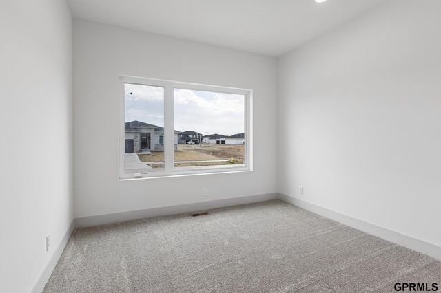 21108 Hartman Avenue, Elkhorn, NE 68022