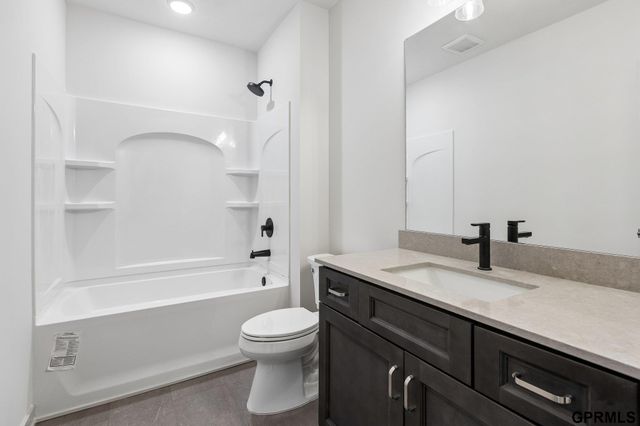 21108 Hartman Avenue, Elkhorn, NE 68022