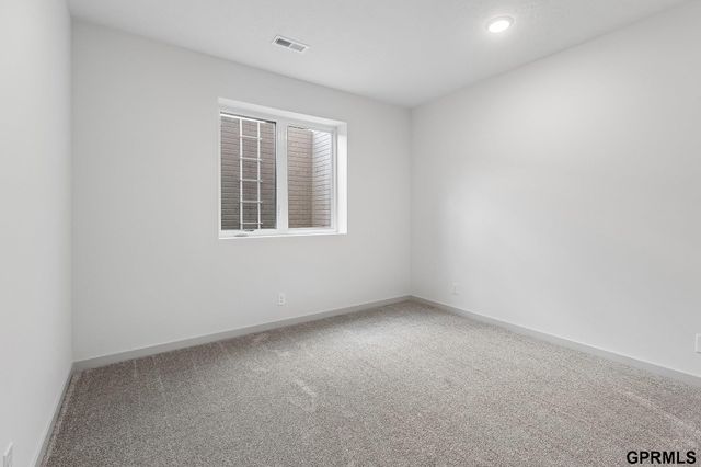 21108 Hartman Avenue, Elkhorn, NE 68022