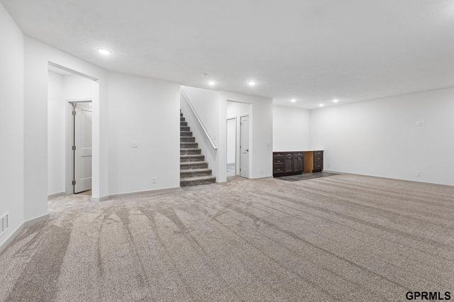 21108 Hartman Avenue, Elkhorn, NE 68022