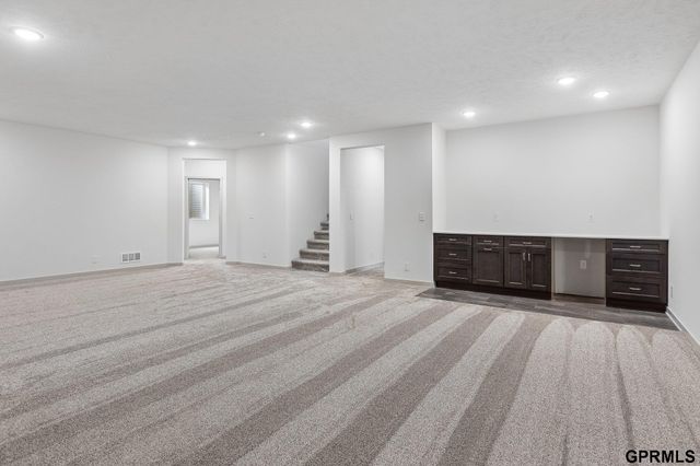 21108 Hartman Avenue, Elkhorn, NE 68022