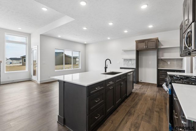 21108 Hartman Avenue, Elkhorn, NE 68022