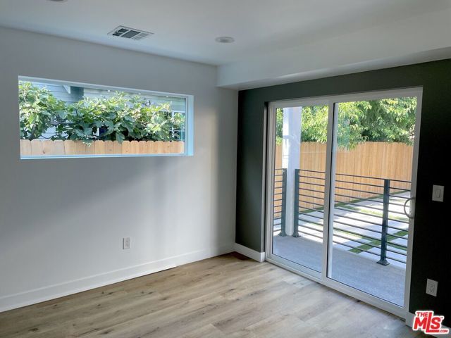 1552 Winona Boulevard, Los Angeles, CA 90027