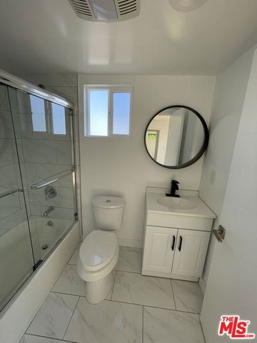 1552 Winona Boulevard, Los Angeles, CA 90027