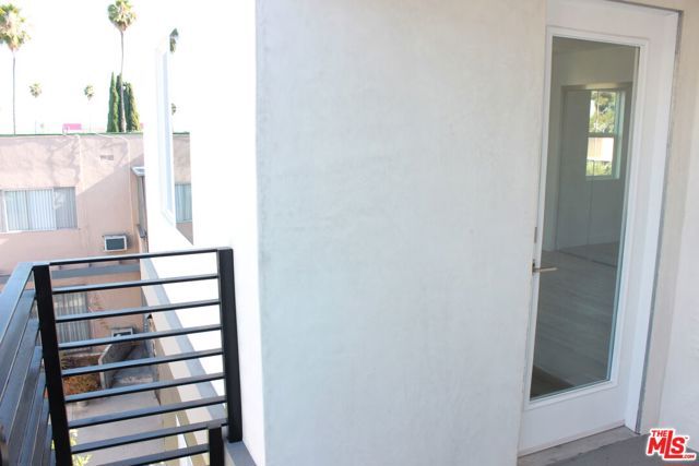 1552 Winona Boulevard, Los Angeles, CA 90027