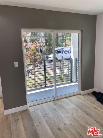 1552 Winona Boulevard, Los Angeles, CA 90027