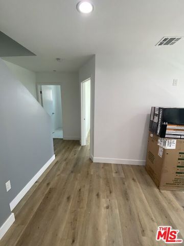 1552 Winona Boulevard, Los Angeles, CA 90027