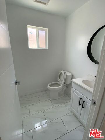 1552 Winona Boulevard, Los Angeles, CA 90027