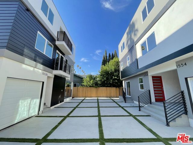 1552 Winona Boulevard, Los Angeles, CA 90027