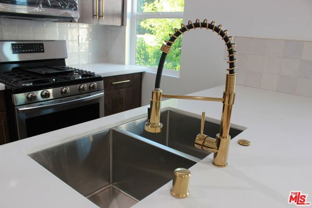 1552 Winona Boulevard, Los Angeles, CA 90027