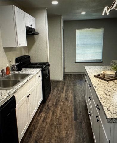 1306 Berry Drive, Cleburne, TX 76033