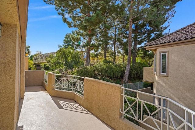 23933 Del Monte Drive 24, Valencia, CA 91355