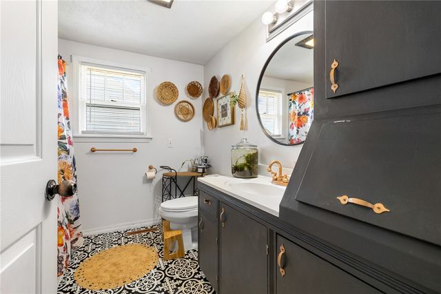 1004 N Spruce Street, Harrison, AR 72601