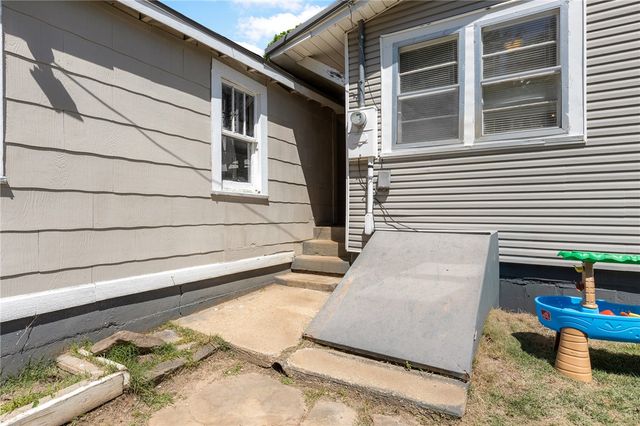 1004 N Spruce Street, Harrison, AR 72601
