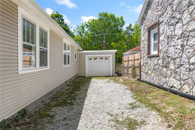 1004 N Spruce Street, Harrison, AR 72601