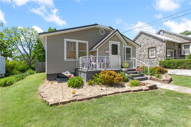 1004 N Spruce Street, Harrison, AR 72601