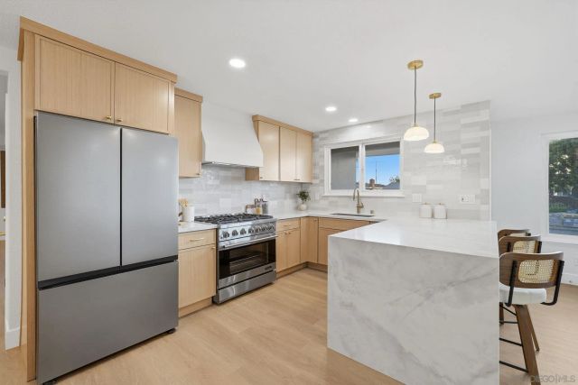 3691 Ashford St, San Diego, CA 92111