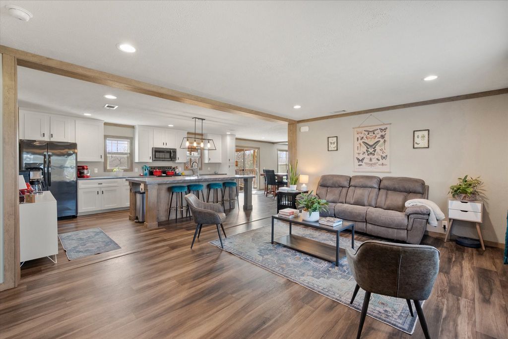 216 SE County Road 3048a, Corsicana, TX 75109