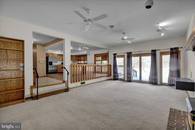 16 SCOTLAND DR, Reading, PA 19606