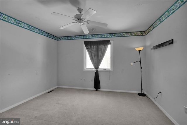 16 SCOTLAND DR, Reading, PA 19606