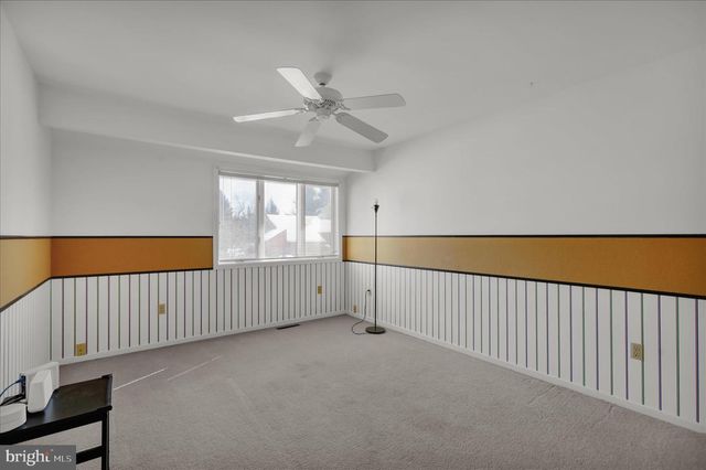 16 SCOTLAND DR, Reading, PA 19606