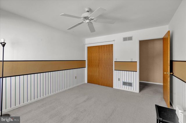 16 SCOTLAND DR, Reading, PA 19606