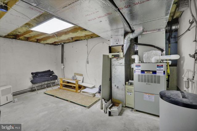 16 SCOTLAND DR, Reading, PA 19606