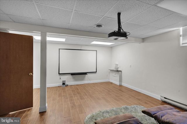 16 SCOTLAND DR, Reading, PA 19606