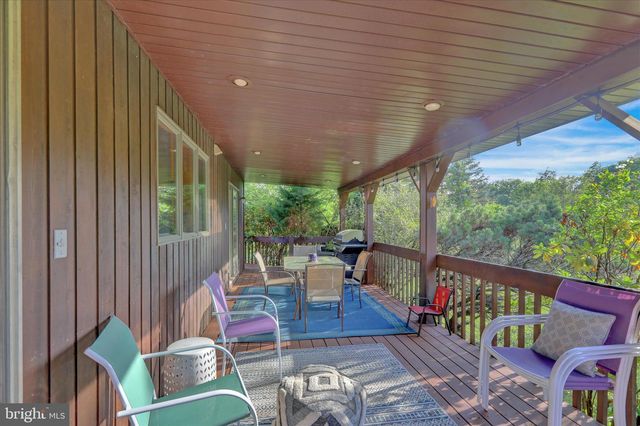 16 SCOTLAND DR, Reading, PA 19606