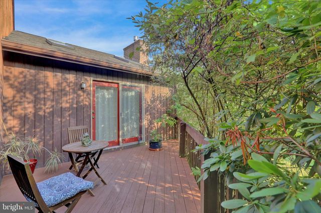 16 SCOTLAND DR, Reading, PA 19606