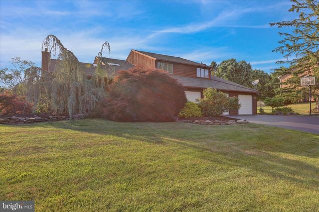 16 SCOTLAND DR, Reading, PA 19606