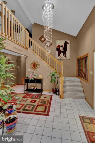 16 SCOTLAND DR, Reading, PA 19606